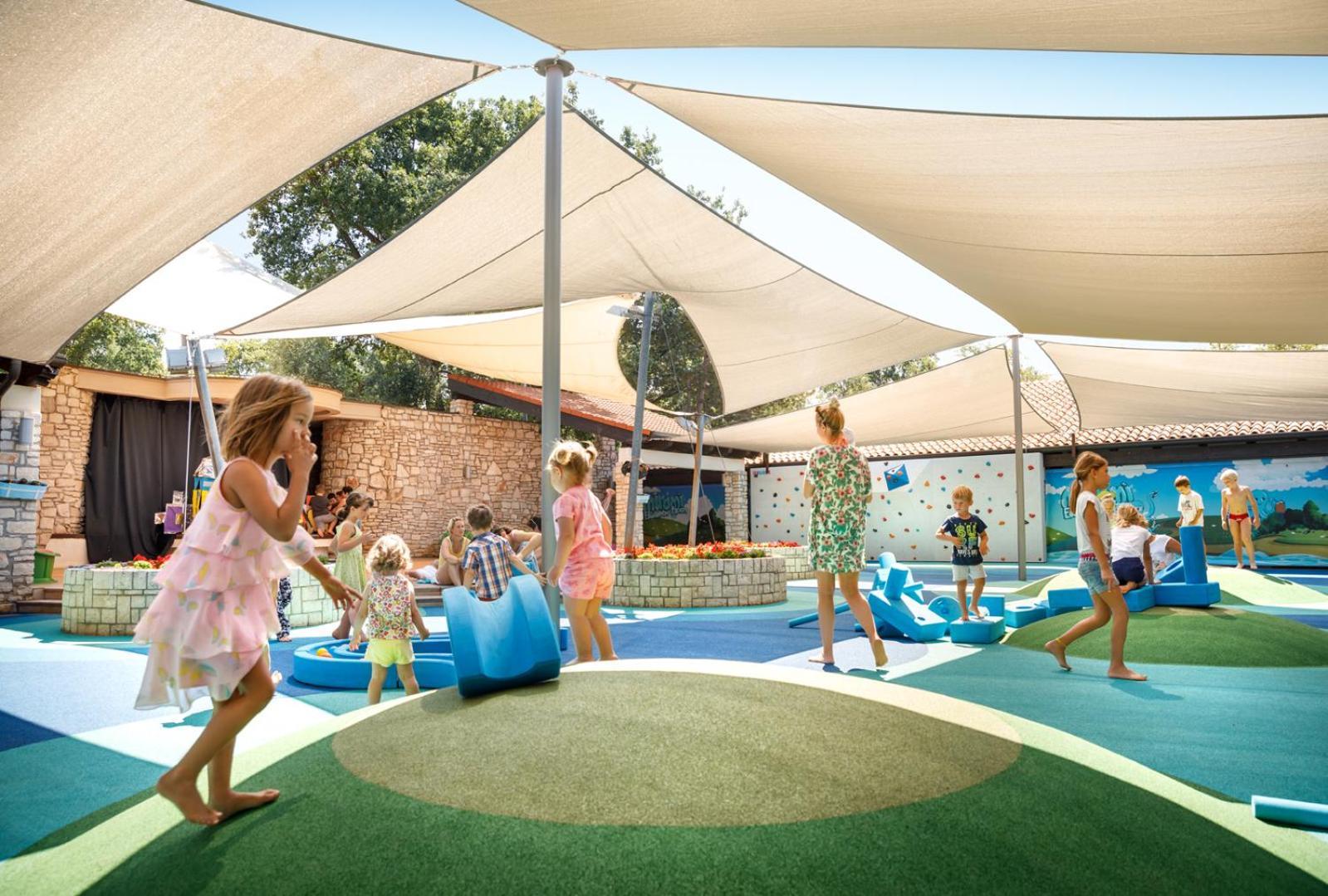 Aminess Planet Camping Maravea Resort - Pitches Новиград Екстериор снимка