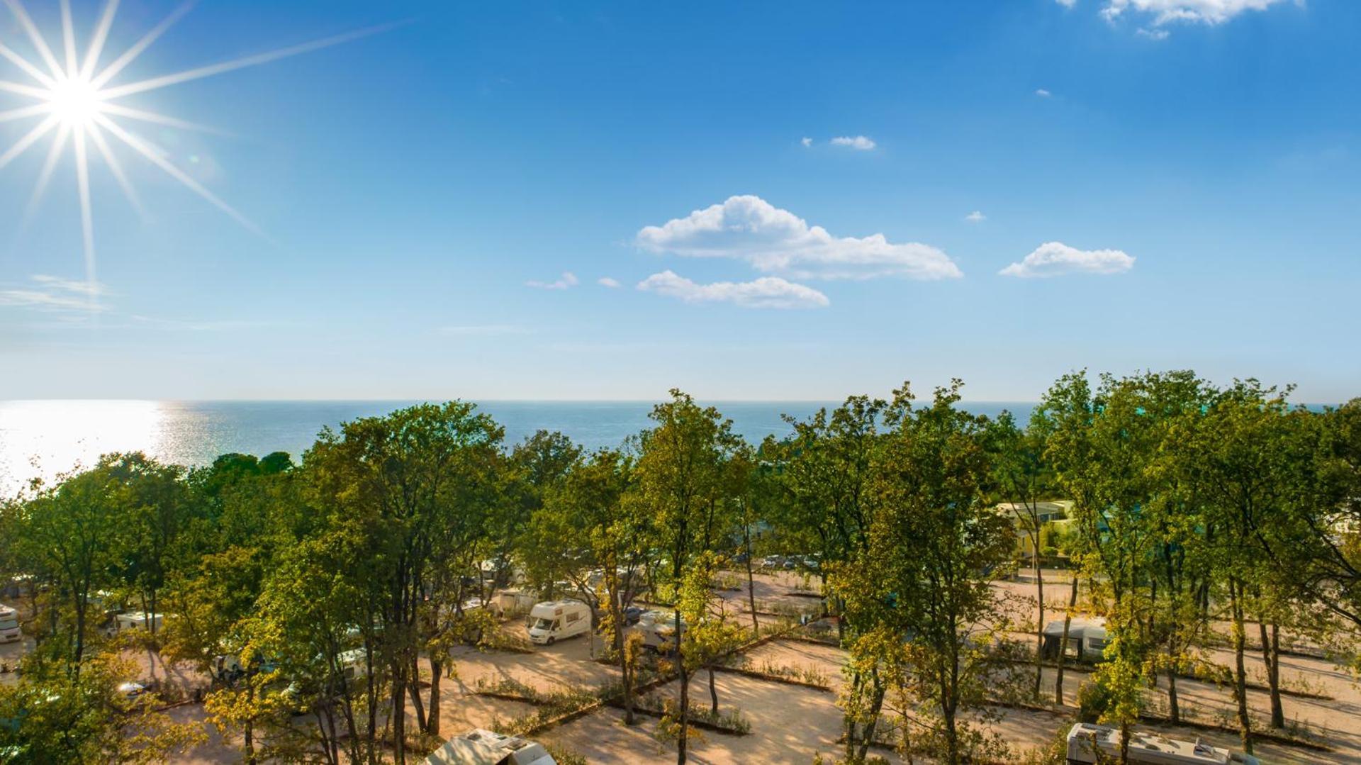 Aminess Planet Camping Maravea Resort - Pitches Новиград Екстериор снимка