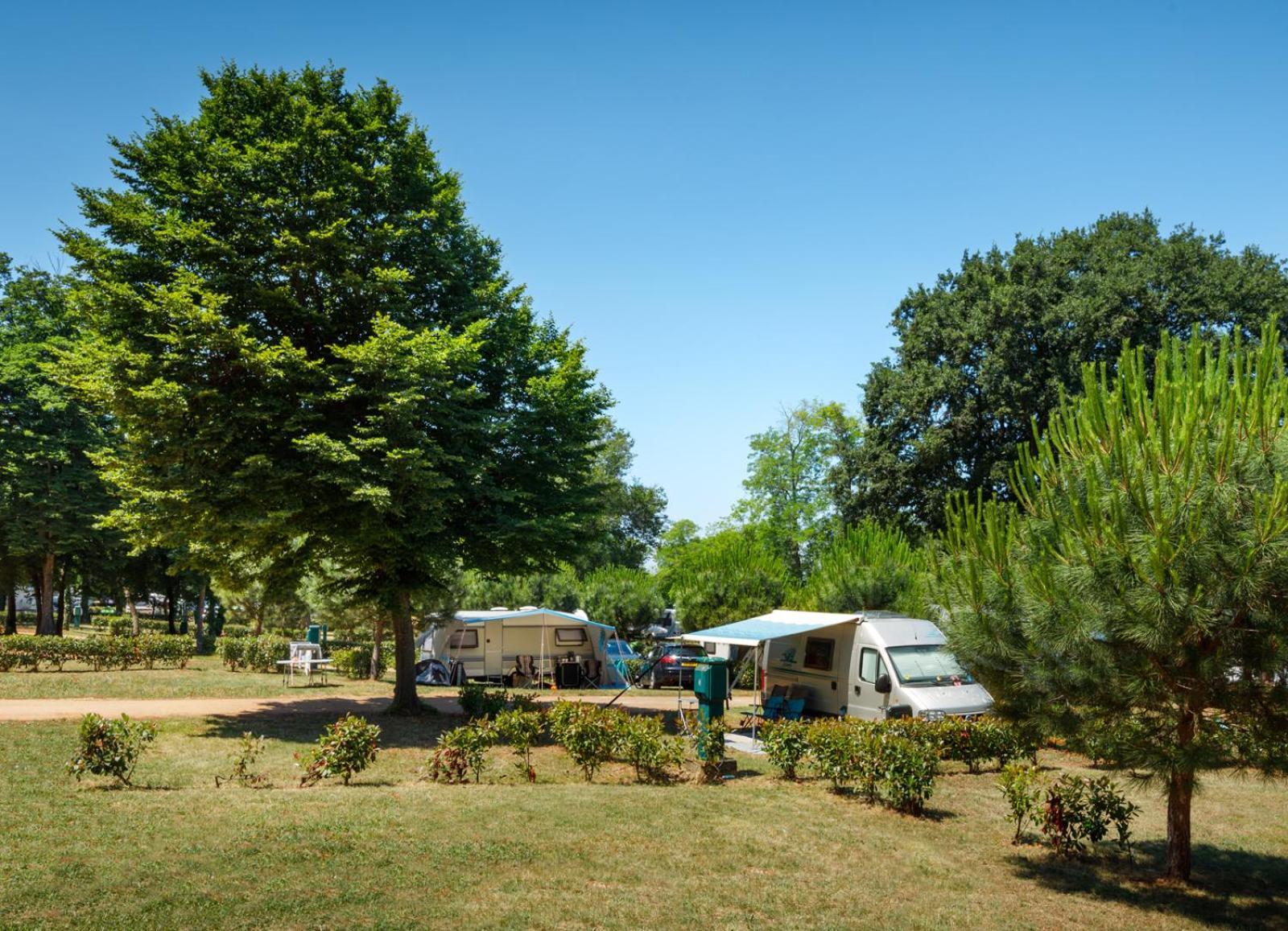 Aminess Planet Camping Maravea Resort - Pitches Новиград Екстериор снимка