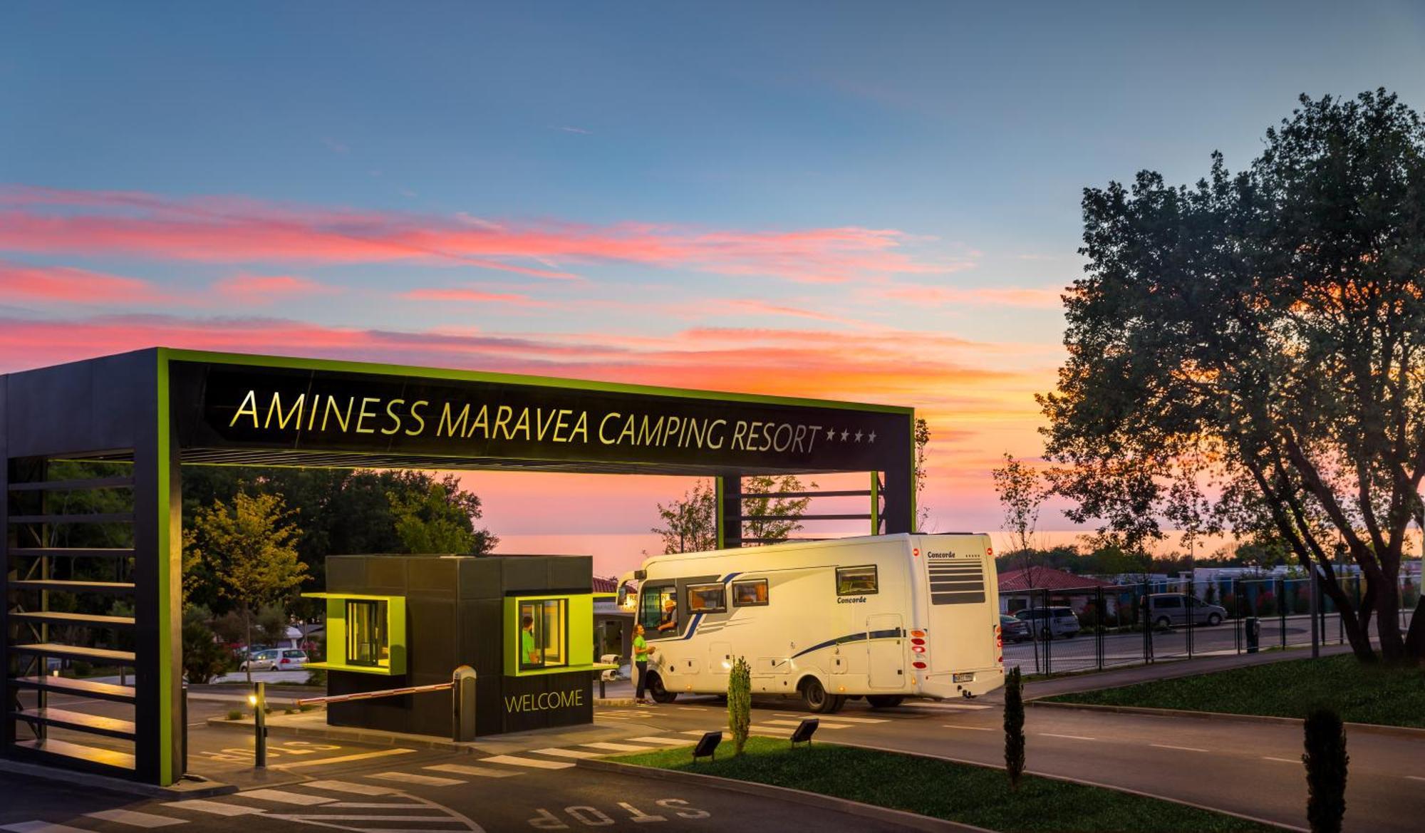 Aminess Planet Camping Maravea Resort - Pitches Новиград Екстериор снимка