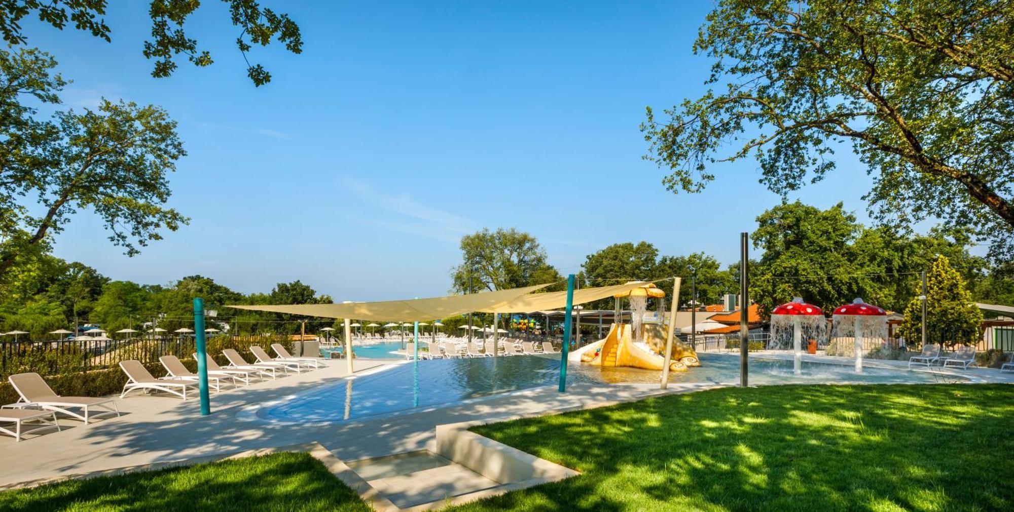 Aminess Planet Camping Maravea Resort - Pitches Новиград Екстериор снимка